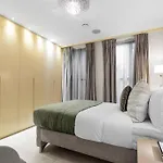 Stylish 2 Bed Split Level Flat