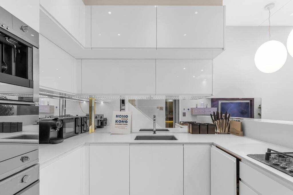 Stylish 2 Bed Split Level Flat Apartment London